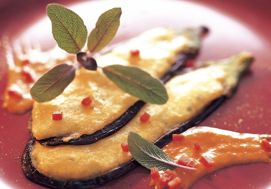 Emmentaler AOP aubergines with chili pepper sauce