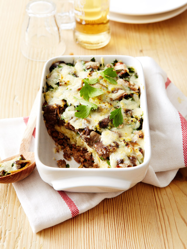 Minced meat-potato casserole with mushrooms and Le Gruyère AOP