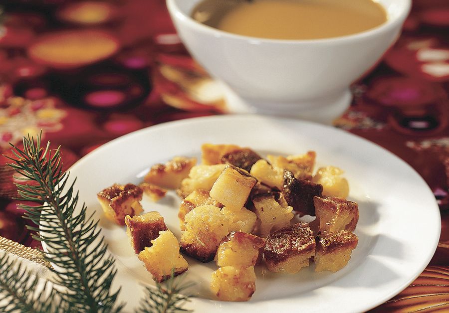 Crisp bread and cheese dish, Appenzell style («Alte Maa»)