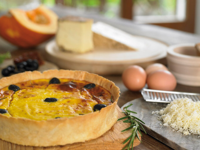 Pumpkin quiche with Le Gruyère AOP and Vacherin Fribourgeois AOP