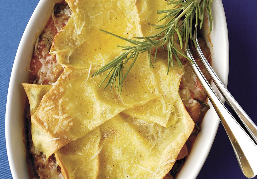 Lasagne with aubergines, tomatoes and mozzarella