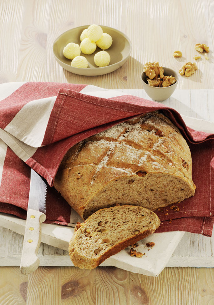 Appenzeller® walnut bread