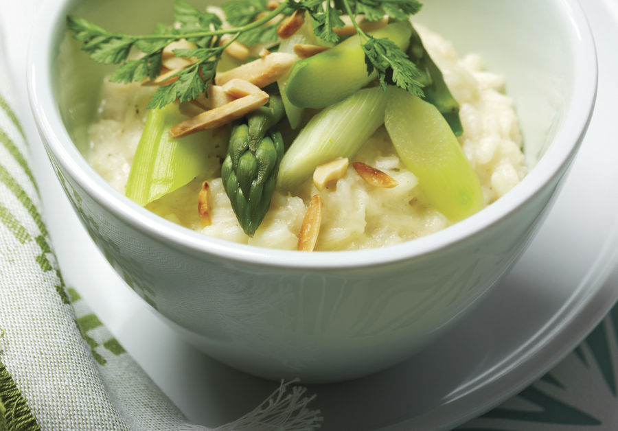 Asparagus risotto with toasted almonds