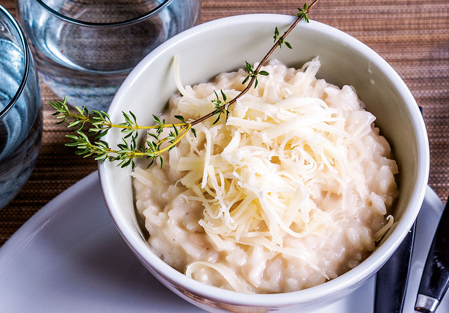 Tilsiter cheese risotto with fruit and vegetables