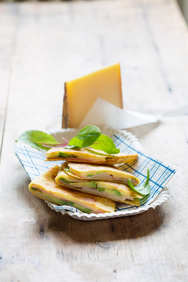 Corn tortillas with ham, avocado and Le Gruyère AOP